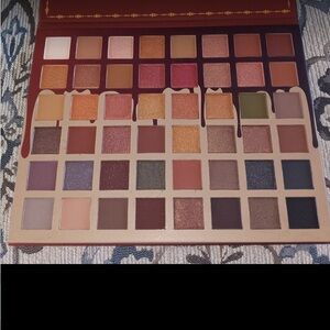 Eyeshadow palette 48 neutral color pigmented